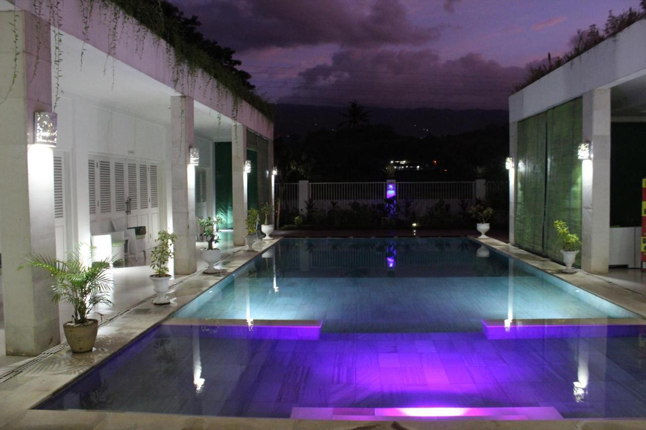 Villa Putih Lovina Exterior foto